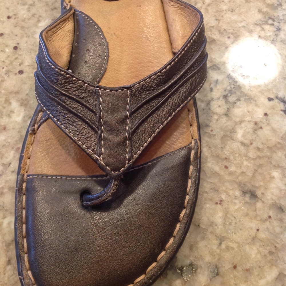 Born Bronze Sandals Size 10 - Picture 4 of 5